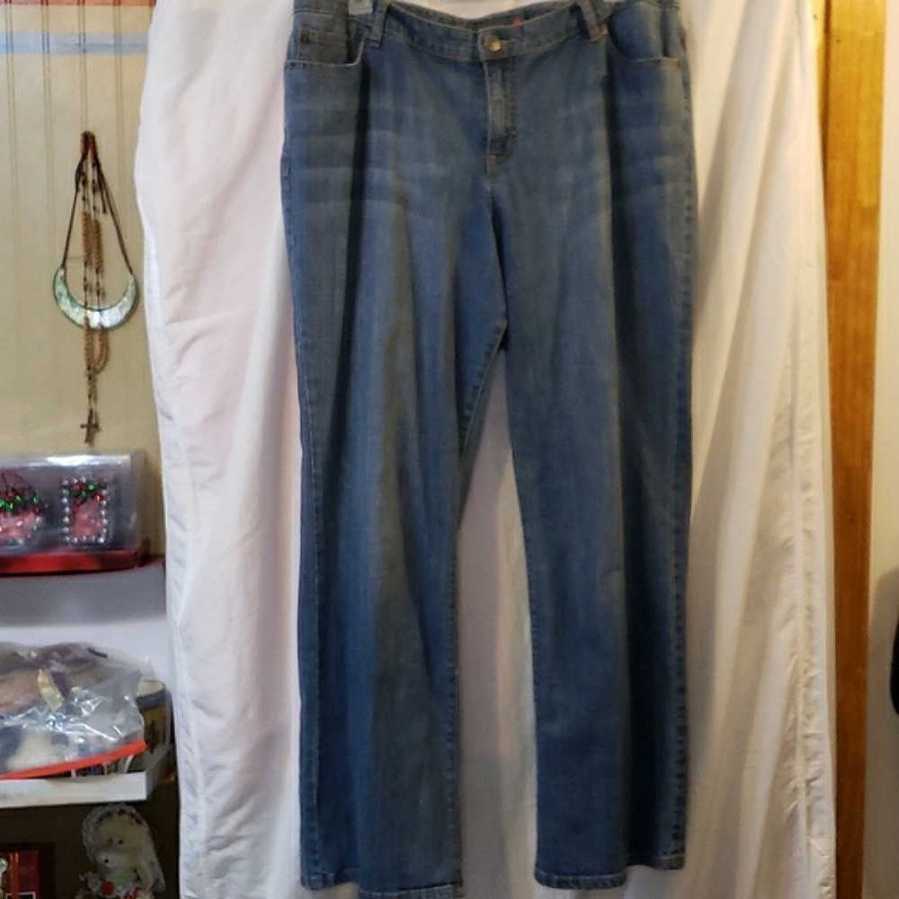 Women's Venezia jeans 36w x 30 L.        (7)